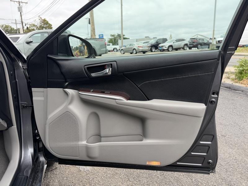 Toyota Camry XLE V6 2014