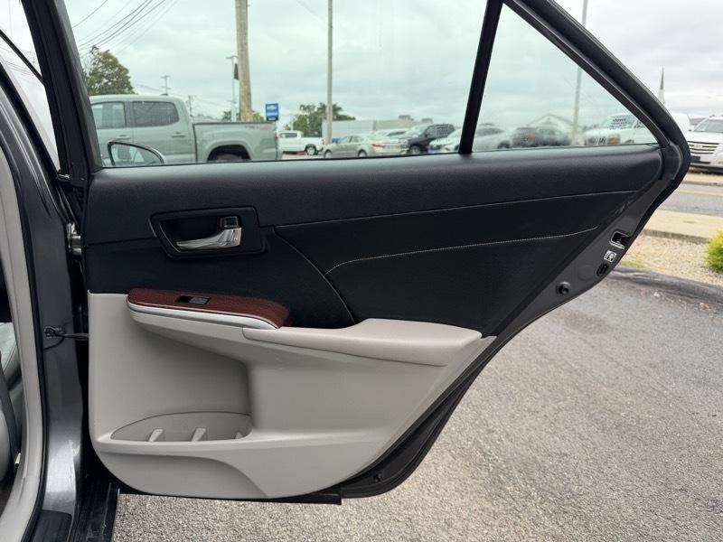 Toyota Camry XLE V6 2014
