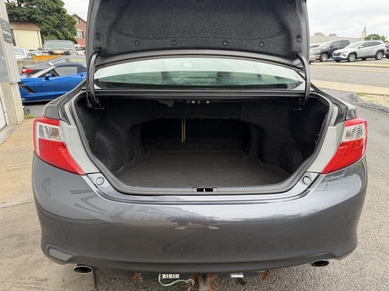 Toyota Camry XLE V6 2014