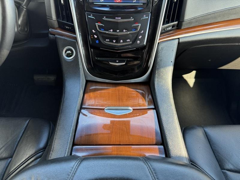 Cadillac Escalade Premium 4WD 2018