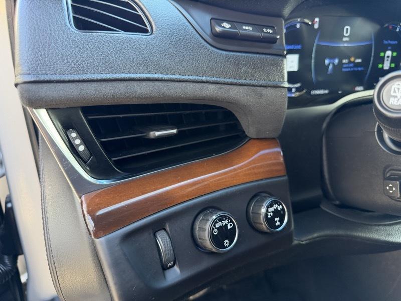 Cadillac Escalade Premium 4WD 2018