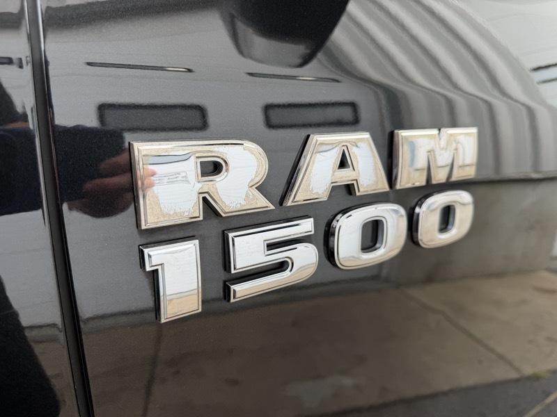 RAM 1500 Big Horn Crew Cab 4WD 2017