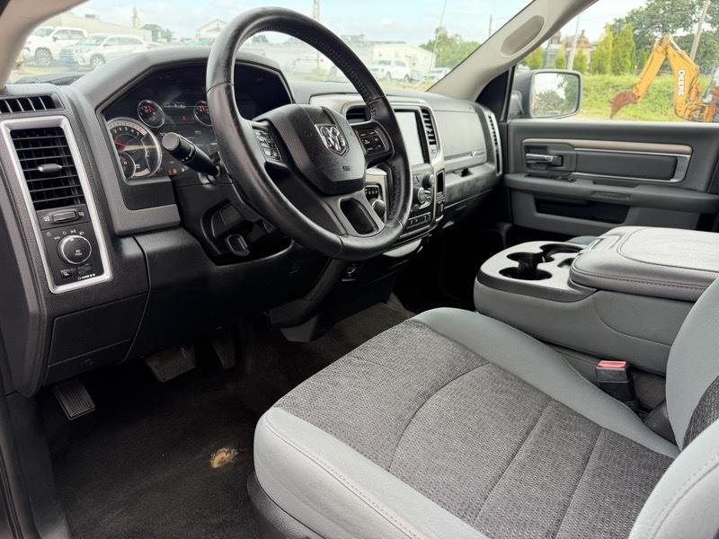 RAM 1500 Big Horn Crew Cab 4WD 2017
