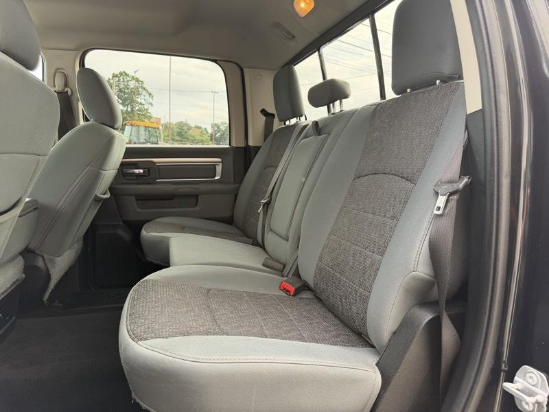 RAM 1500 Big Horn Crew Cab 4WD 2017
