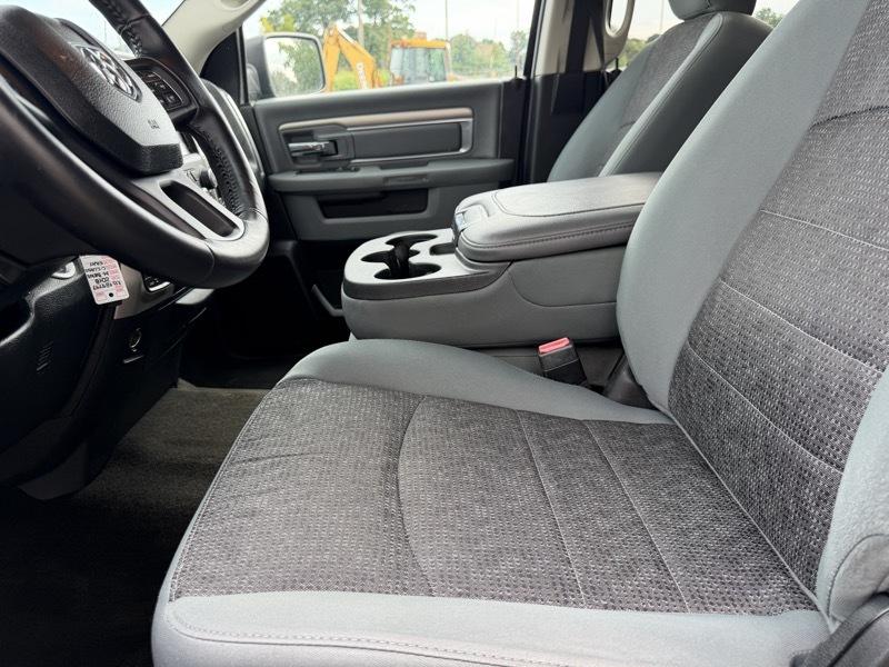 RAM 1500 Big Horn Crew Cab 4WD 2017