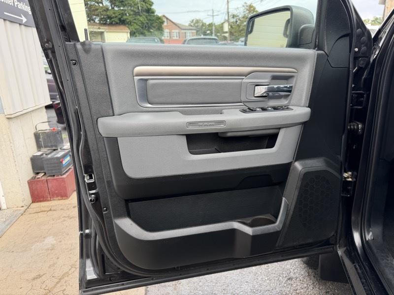 RAM 1500 Big Horn Crew Cab 4WD 2017