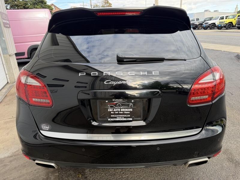 Porsche Cayenne Base 2011