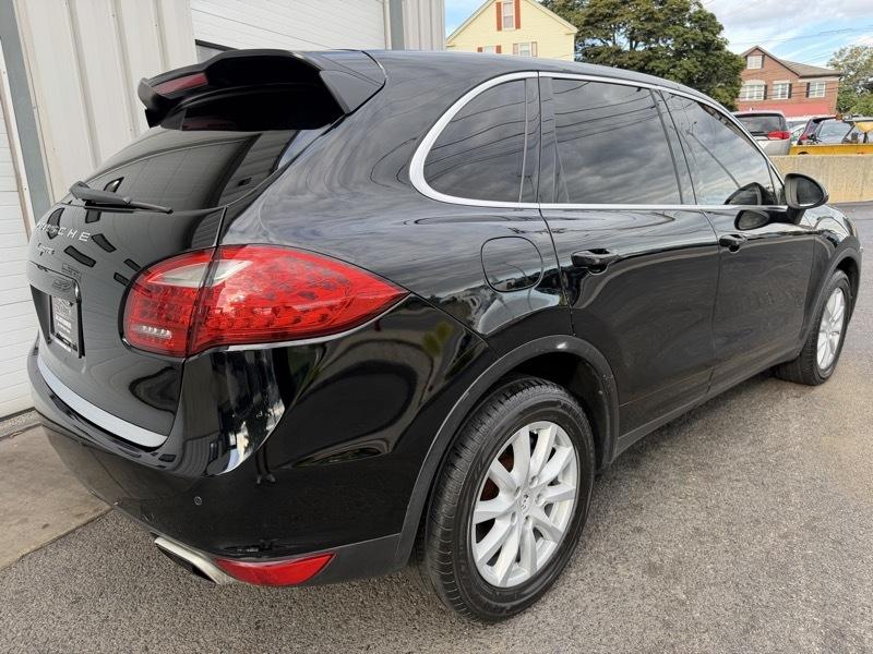 Porsche Cayenne Base 2011
