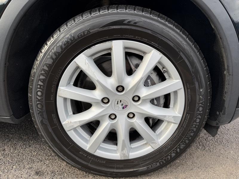 Porsche Cayenne Base 2011