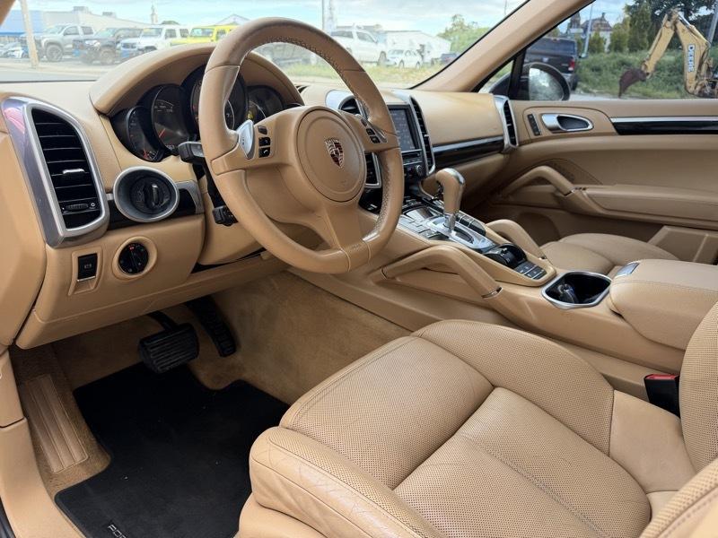 Porsche Cayenne Base 2011