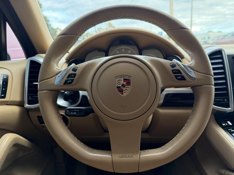 Porsche Cayenne Base 2011