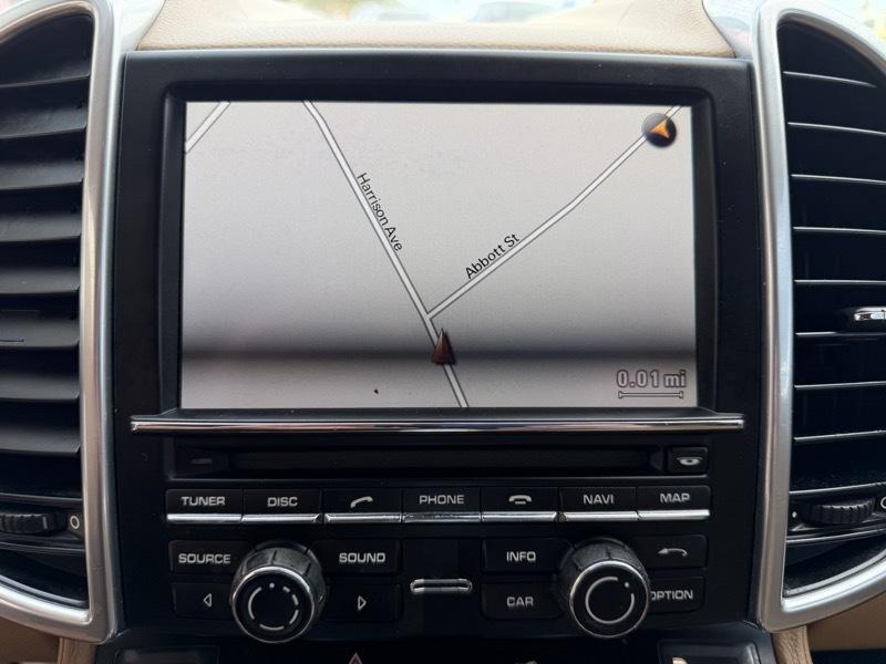 Porsche Cayenne Base 2011