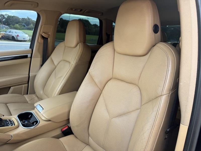 Porsche Cayenne Base 2011