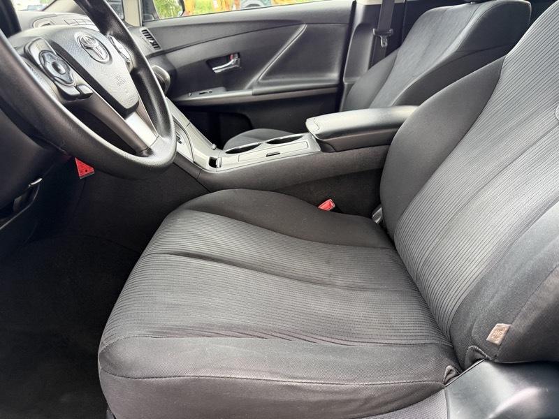 Toyota Venza LE I4 AWD 2013