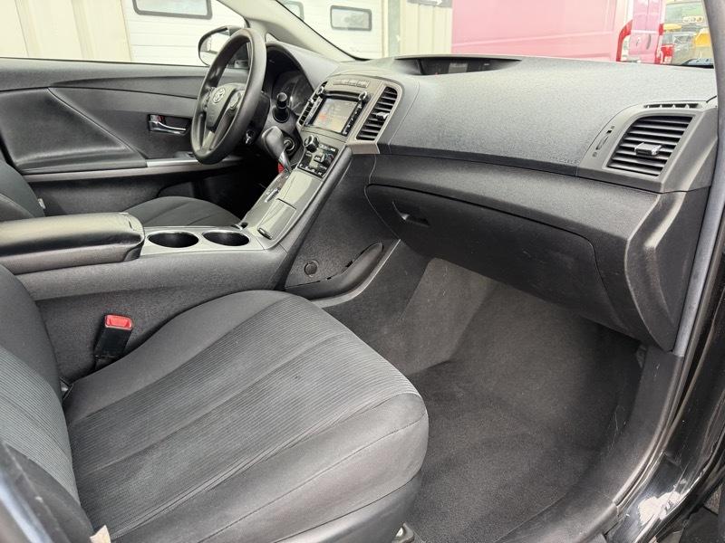 Toyota Venza LE I4 AWD 2013