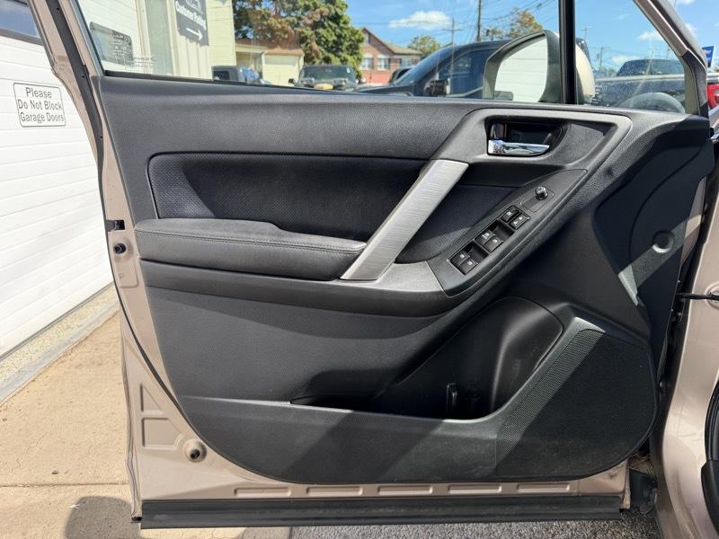 Subaru Forester 2.5i Limited 2014