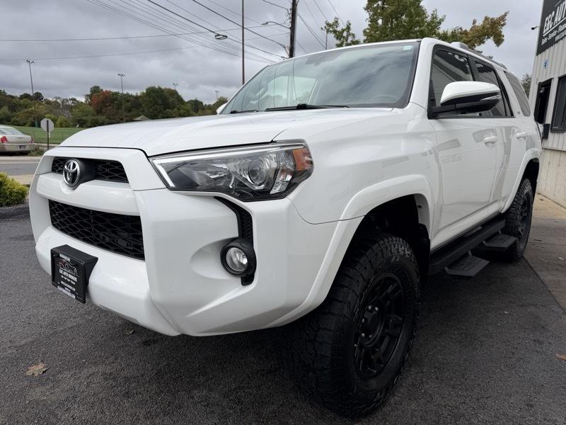Toyota 4Runner SR5 4WD 2017
