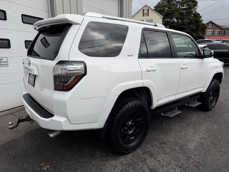 Toyota 4Runner SR5 4WD 2017