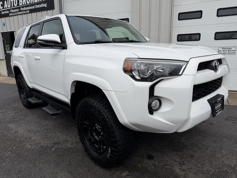 Toyota 4Runner SR5 4WD 2017