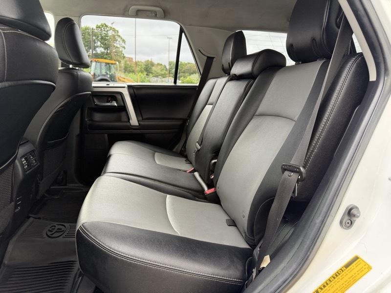 Toyota 4Runner SR5 4WD 2017
