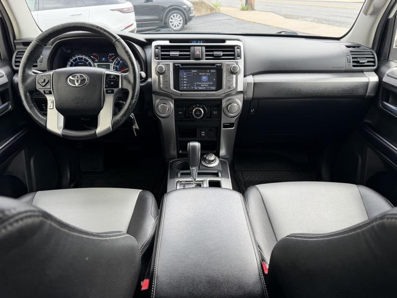 Toyota 4Runner SR5 4WD 2017