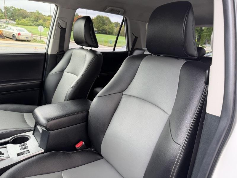 Toyota 4Runner SR5 4WD 2017