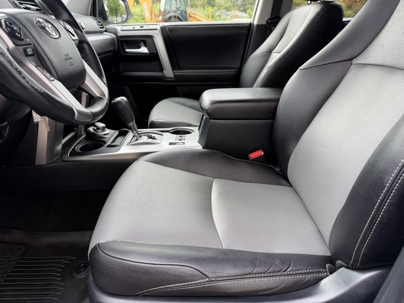 Toyota 4Runner SR5 4WD 2017