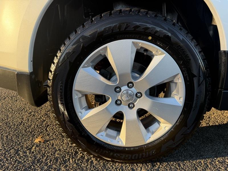 Subaru Outback 2.5i Limited 2011