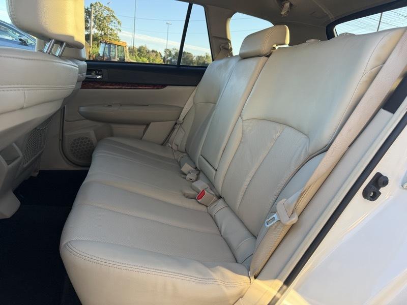 Subaru Outback 2.5i Limited 2011