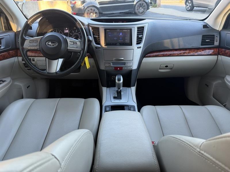 Subaru Outback 2.5i Limited 2011