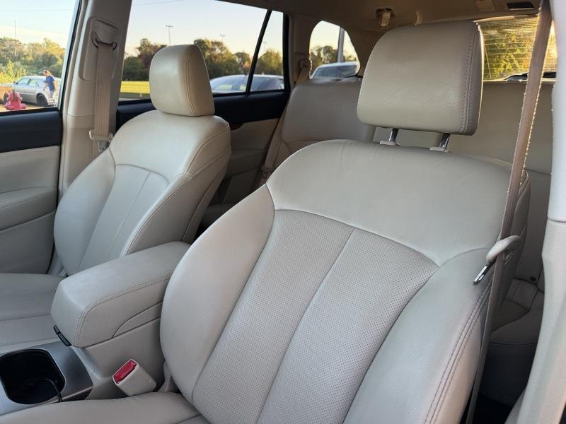 Subaru Outback 2.5i Limited 2011