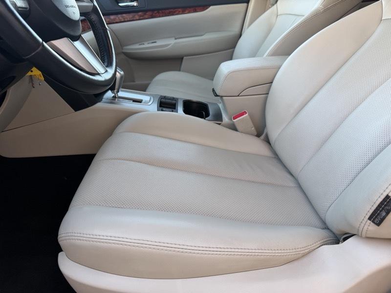 Subaru Outback 2.5i Limited 2011