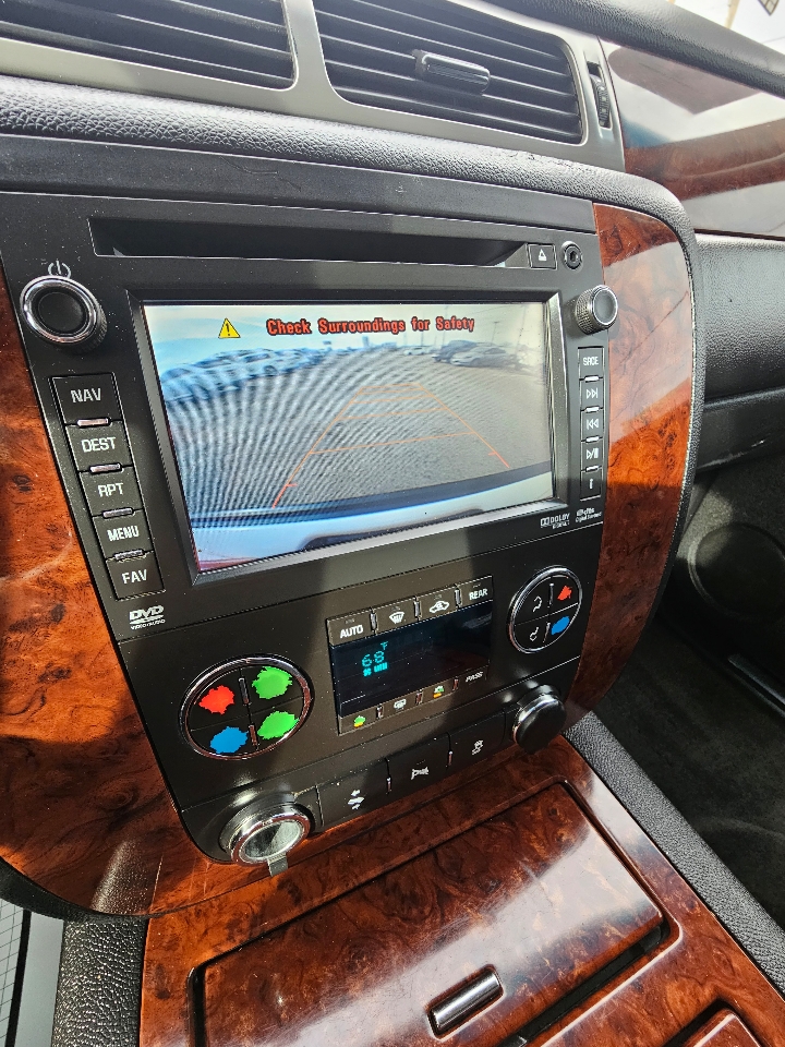 Chevrolet Suburban 4WD 4dr 1500 LTZ 2013