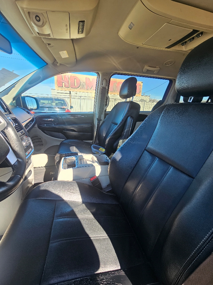 Chrysler Town & Country 4dr Wgn Touring 2016