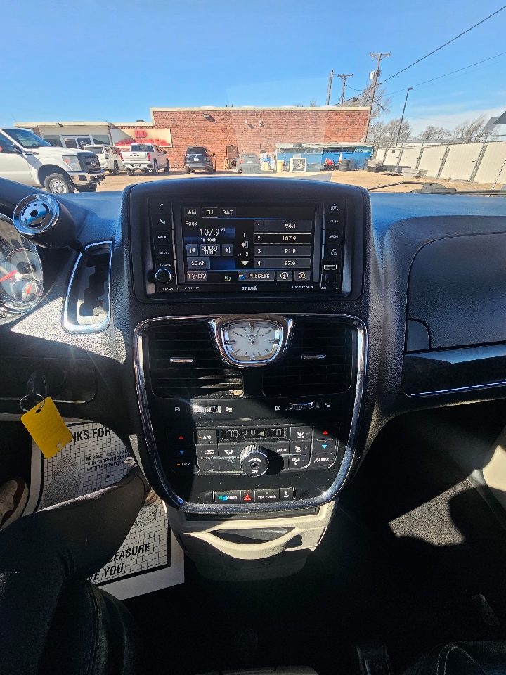 Chrysler Town & Country 4dr Wgn Touring 2016