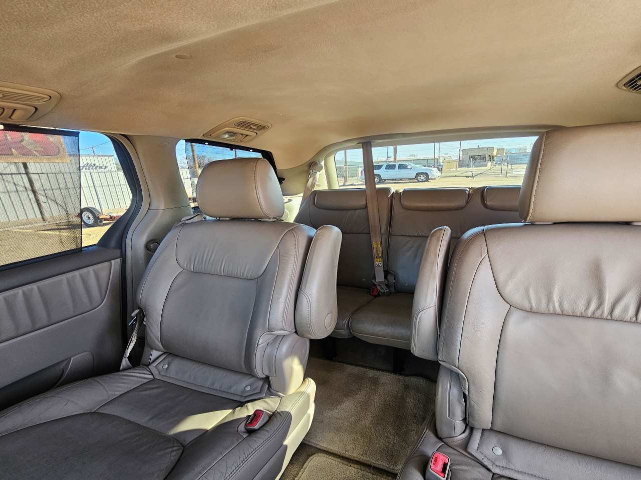 Toyota Sienna 5dr 7-Pass Van XLE FWD (Natl) 2009