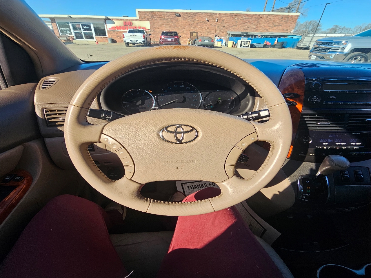 Toyota Sienna 5dr 7-Pass Van XLE FWD (Natl) 2009