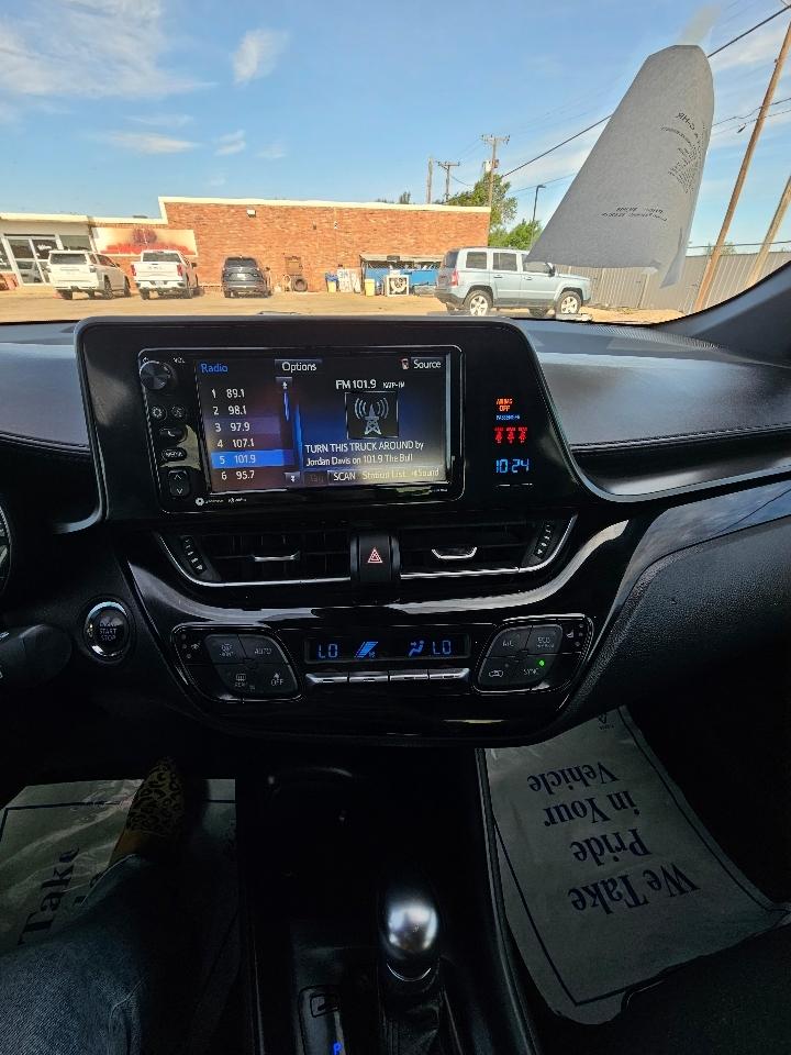 Toyota C-HR XLE FWD (Natl) 2018