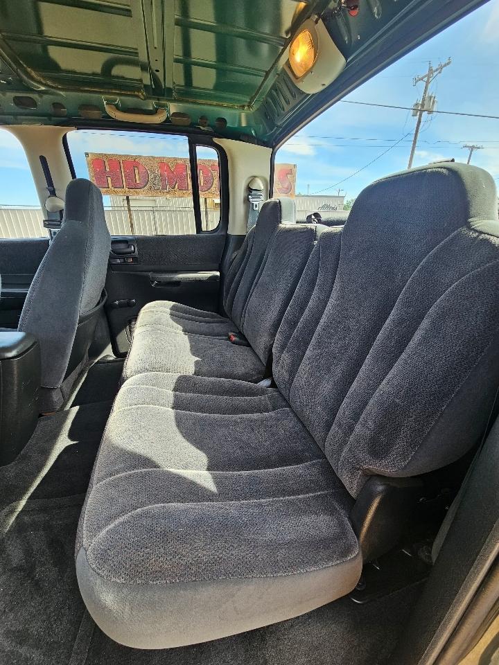 Dodge Dakota Quad Cab 131" WB SLT 2002