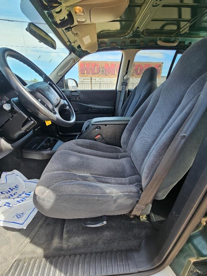 Dodge Dakota Quad Cab 131" WB SLT 2002