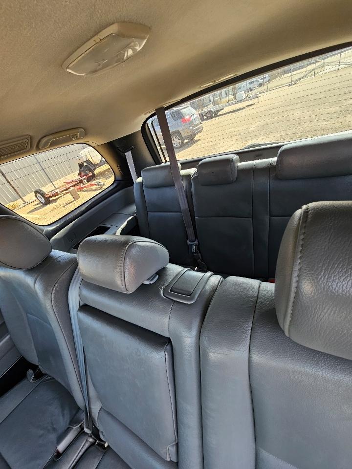 Toyota Sequoia 4WD 4dr LV8 6-Spd AT SR5 (Natl) 2008