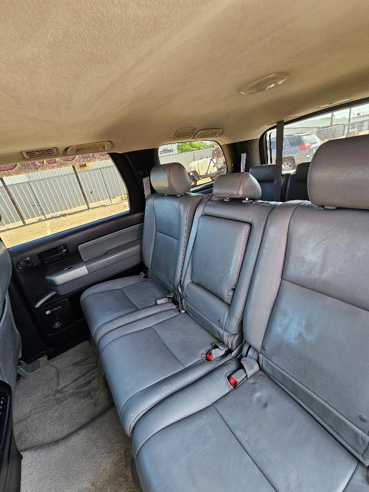 Toyota Sequoia 4WD 4dr LV8 6-Spd AT SR5 (Natl) 2008