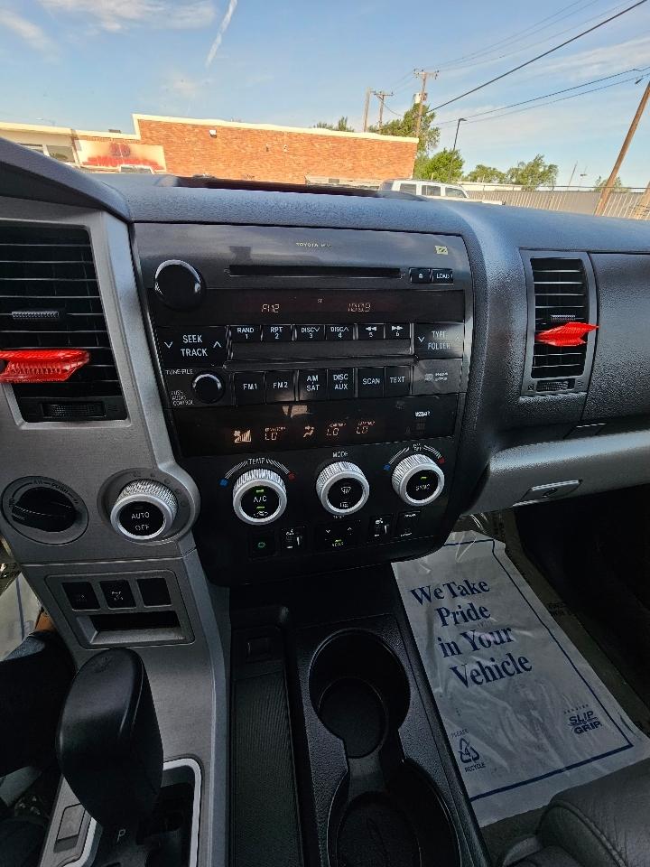 Toyota Sequoia 4WD 4dr LV8 6-Spd AT SR5 (Natl) 2008