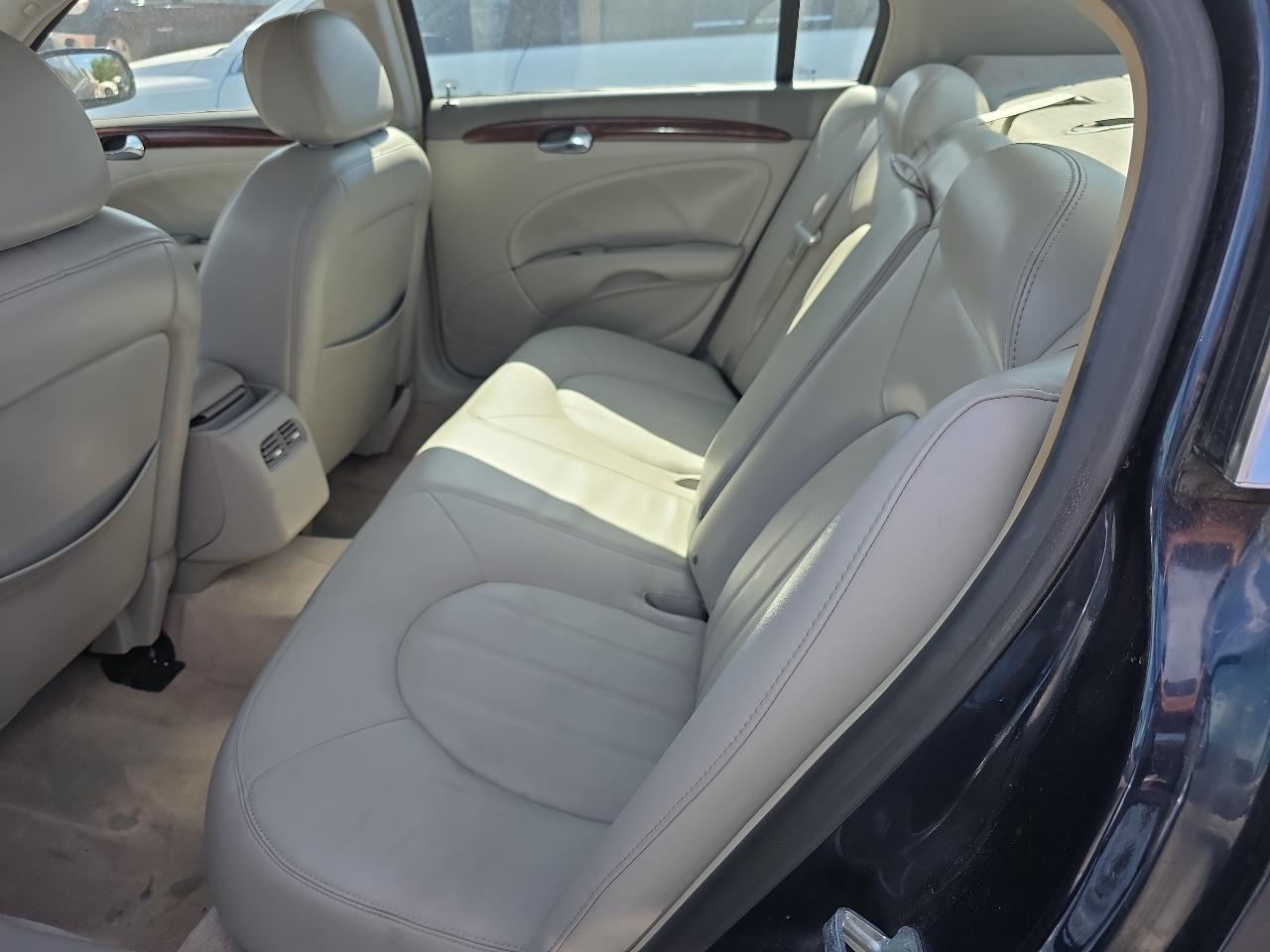 Buick Lucerne 4dr Sdn V6 CXL 2008