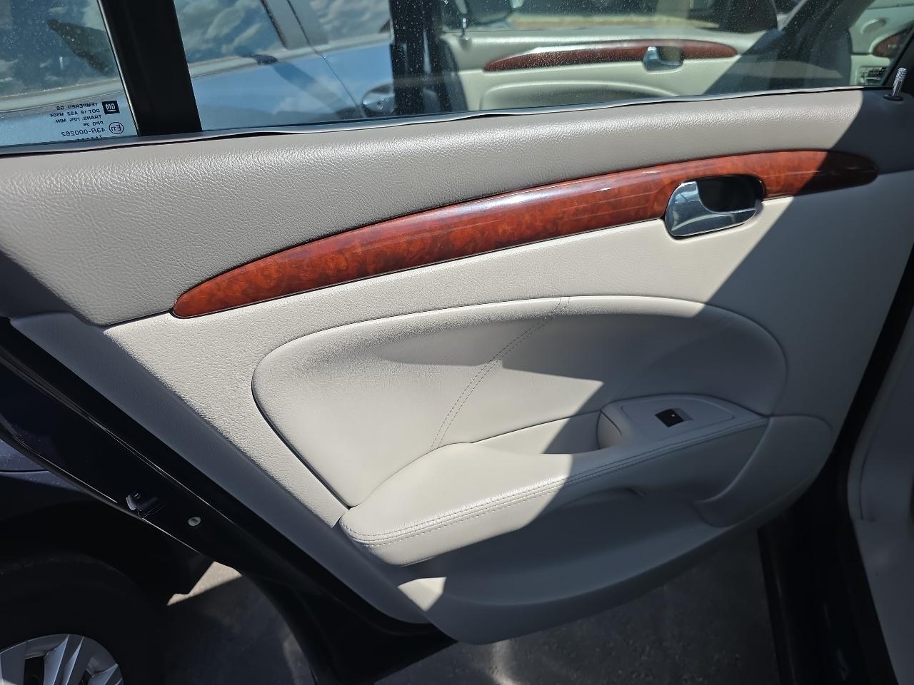 Buick Lucerne 4dr Sdn V6 CXL 2008
