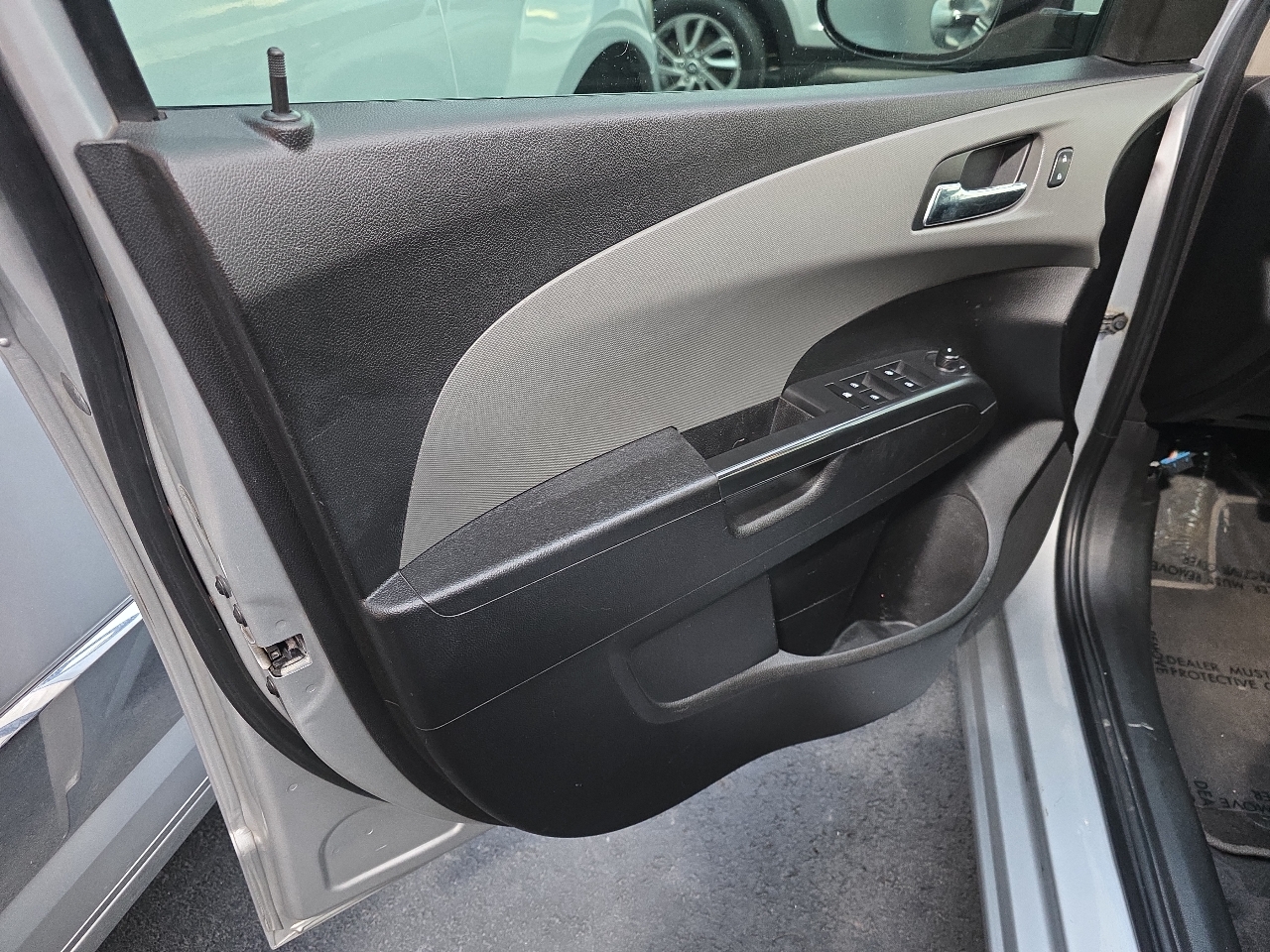 Chevrolet Sonic 5dr HB Manual LT 2015