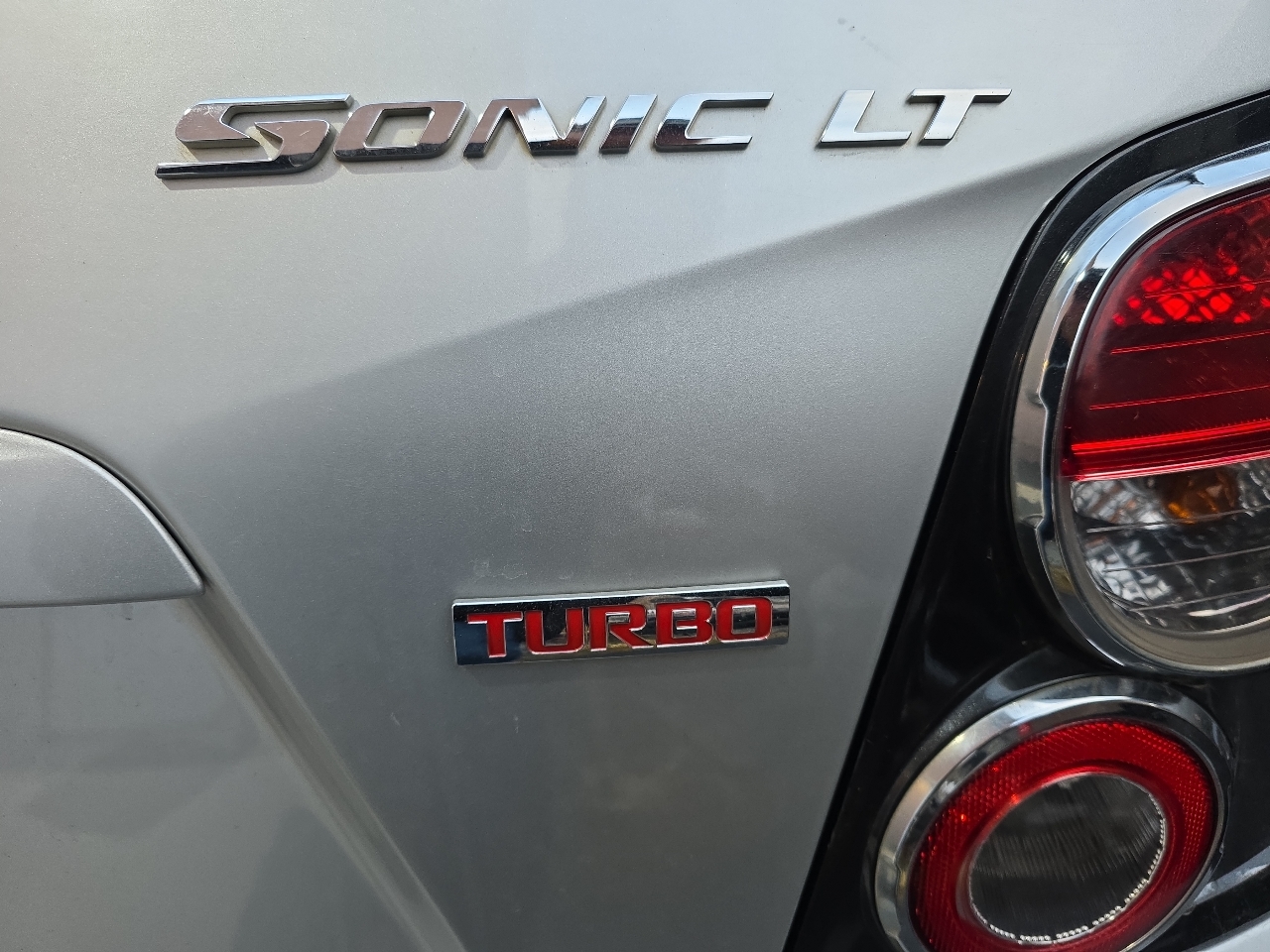 Chevrolet Sonic 5dr HB Manual LT 2015