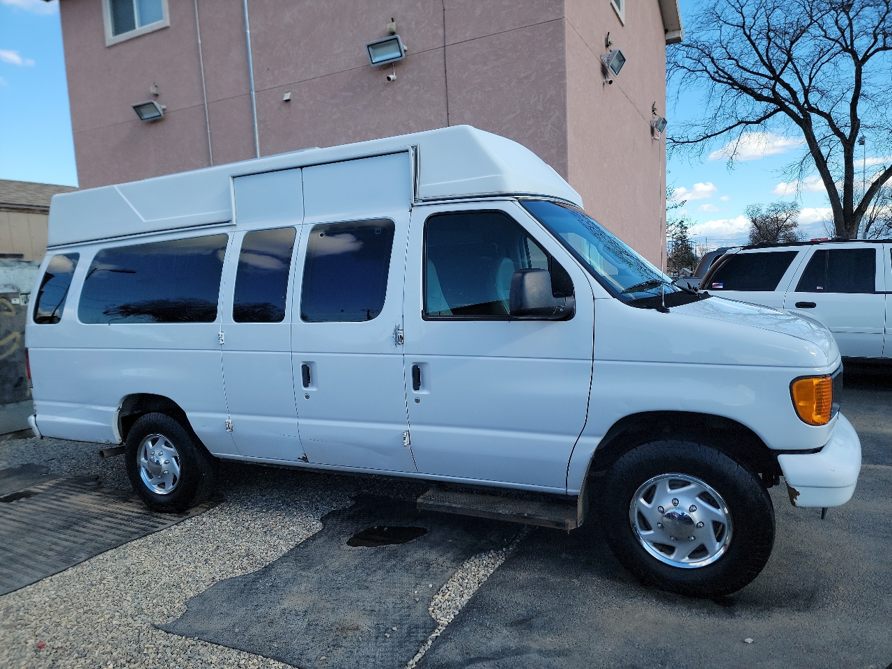 2005 Ford Econoline Cargo Van E-250 Super