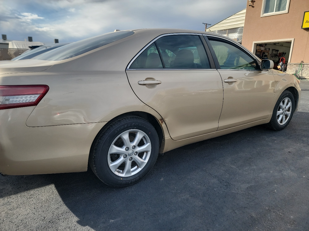 Toyota Camry 4dr Sdn I4 Man LE (Natl) 2011 Toyota Camry 4dr Sdn I4 Man LE (Natl) 2011