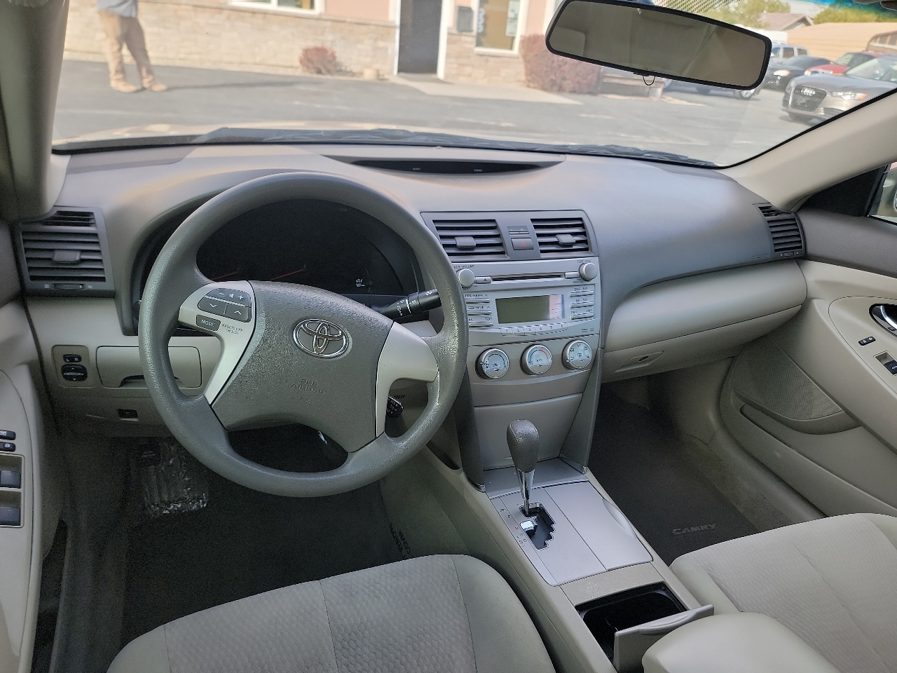 Toyota Camry 4dr Sdn I4 Man LE (Natl) 2011 Toyota Camry 4dr Sdn I4 Man LE (Natl) 2011